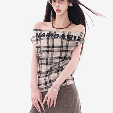 批发复古格子斜肩短袖女夏外穿新款字母设计感小众<b class='q'>修身</b>露肩<b class='q'>衬衫</b>小上衣