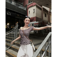 批发韩女时分超好看波点网纱下摆花边<b class='q'>T</b><b class='q'>恤</b>女夏季2026新款辣妹修身上衣