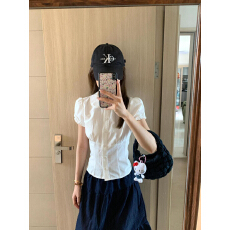 批发娃娃甜美<b class='q'>学院</b><b class='q'>短袖</b><b class='q'>衬衫</b>白色夏季新款设计修身蕾丝收腰<b class='q'>衬衣</b>短款上衣
