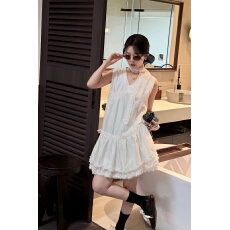 批发韩系蕾丝钩花v领背心<b class='q'>连衣裙</b>女2026春季新款宽松超好看内搭<b class='q'>打底裙</b>