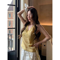 批发天丝韩系黄色蕾丝拼接V领吊带背心女夏季独特漂亮外穿辣妹上衣