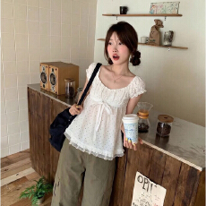 批发方领娃娃感泡泡袖T恤女春夏新款甜妹波点宽松减龄蕾丝飘带<b class='q'>上衣</b>