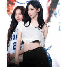 批发新款美式女团不规则短袖慵懒<b class='q'>T</b><b class='q'>恤</b>上衣女夏季<b class='q'>个性</b>辣妹斜肩甜酷设计