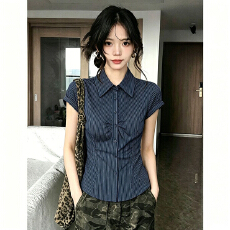 批发辣妹复古藏青条纹短袖衬衫女夏2026新款翻领收腰掐腰小衫百搭上衣