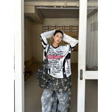 批发美式复古人像字母印花撞色拼接V领长袖上衣女早秋季<b class='q'>宽松</b><b class='q'>运动</b>卫衣