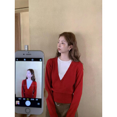 批发韩系V领假两件针织上衣女秋<b class='q'>冬</b>新款简约显瘦气质温柔风套头毛衣