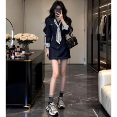批发复古高级感水洗<b class='q'>牛仔</b><b class='q'>连衣裙</b>女2026早秋新款巨好看的收腰包臀短裙子