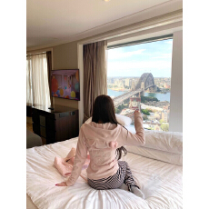 批发粉色连帽卫衣外套女刺绣帽衫秋冬新款设计感小众刺绣<b class='q'>修身</b>显瘦上衣