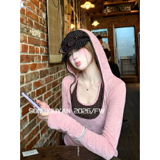 批发少女多巴胺粉棕色连帽上衣两件套减龄显瘦内搭挂脖背心套装短款潮
