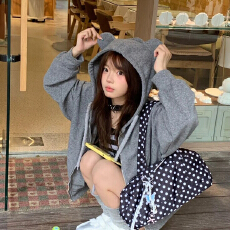 批发可爱小熊耳朵灰色连帽<b class='q'>开衫</b><b class='q'>卫衣</b>女秋季2026新款设计感小众拉链外套