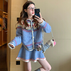 批发蓝色提花毛衣套装女2026新款秋冬季复古针织<b class='q'>开衫</b>短裙高级感两件套