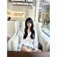 批发秋季新款白色<b class='q'>衬衫</b>外套女士韩系娃娃领<b class='q'>衬衣</b>设计感长袖宽松显瘦上衣