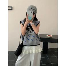 批发毛衣<b class='q'>马甲</b>女款2025新款秋外搭叠穿猫咪提花绵羊毛针织毛线背心