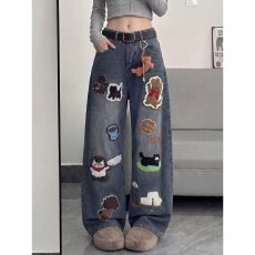 批发卡通刺绣贴布弯刀牛仔裤女高腰宽松显瘦垂感阔腿拖地裤潮