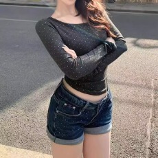 批发烫钻卷边深蓝色牛仔超短裤女夏季新款低腰性感百搭a字包臀热裤子