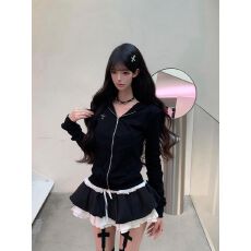 批发2025韩系法式气质黑色连帽<b class='q'>卫衣</b><b class='q'>外套</b>女秋季收腰撞色短款