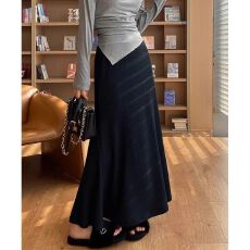 批发黑色鱼尾裙女春秋季气质a字包臀裙显瘦遮肉垂坠纯色中长款半身裙