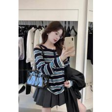 批发韩系松弛感撞色条纹一字肩长袖<b class='q'>T</b><b class='q'>恤</b>女早秋宽松假两件辣妹<b class='q'>露肩</b>上衣