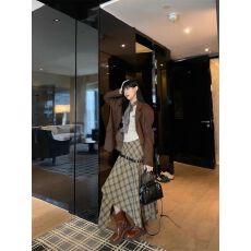批发原版品质 三件套女复古秋冬新款西装麂皮<b class='q'>外套</b>打底<b class='q'>上衣</b>格纹半身裙