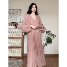 批发法式气质温柔粉色长袖连衣裙子女早秋2025新款高级感收腰显瘦长裙