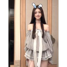 批发甜辣妹露肩小众复古条纹你蝴蝶结一字肩挂脖<b class='q'>连衣裙</b>收腰显瘦<b class='q'>蓬蓬裙</b>