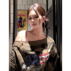 批发原版做工 美式迷彩斜肩<b class='q'>短款</b><b class='q'>卫衣</b>女秋季2025年宽松慵懒风辣妹上衣