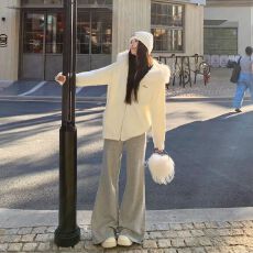 批发灰色微喇卫<b class='q'>裤</b>女2026秋冬<b class='q'>新款</b>韩版阔腿加绒加厚运动慵懒休闲<b class='q'>裤</b>子