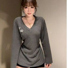 批发美式高级感十字架灰色收腰长袖t恤女<b class='q'>秋</b>冬内搭打底衫独特别致上衣