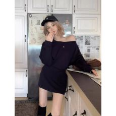 批发法式斜露肩长袖卫衣连衣裙女早秋季气质高级感小个子修身包臀短裙