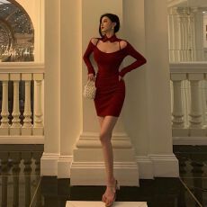 批发红色气质长袖连衣裙女2026早秋新款小个子别致惊艳镂空设计感包臀