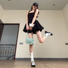 批发辣妹黑色吊带<b class='q'>连衣裙</b>女夏季气质高级性感收腰显瘦公主蓬蓬裙小个子