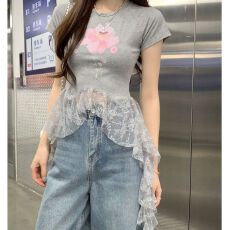 批发260克人棉蕾丝下摆不规则飘带拼接印花短袖T恤女夏季甜辣妹风上衣