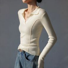 批发杏色v型翻领设计感修身显瘦<b class='q'>长袖</b>T恤女春季绝美巨好看的<b class='q'>打底衫</b>上衣