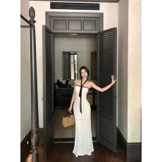 批发性感纯欲白色挂脖吊带抹胸<b class='q'>连衣裙</b>女夏季度假风修身绝美包臀长裙子