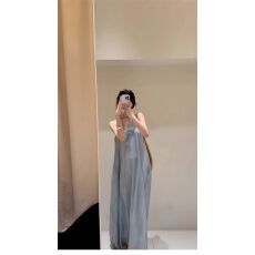 批发法式蓝色挂脖吊带<b class='q'>连衣裙</b>子女夏季2026年新款海边度假无袖气质长裙