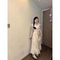 批发<b class='q'>连衣裙</b>2026新款今年流行爆款法式垂坠感荷叶边V领碎花度假沙滩裙