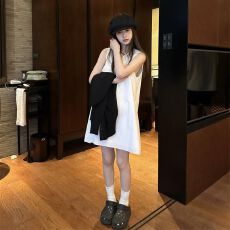 批发夏季<b class='q'>无袖</b>背心v领<b class='q'>连衣裙</b>女纯欲简约纯色宽松显瘦短裙时尚新款女装