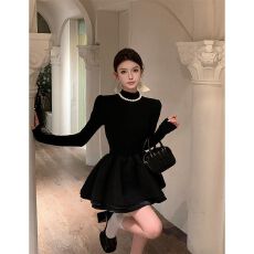 批发黑色半高领针织<b class='q'>连衣裙</b>女秋冬收腰a字蓬蓬裙短裙内搭打底小黑裙子