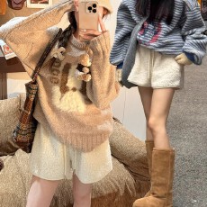 批发孕妇短裤米白色羊羔毛秋冬外穿加绒加厚小个子孕妇阔腿裤靴裤冬季