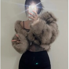 批发皮草外套女秋<b class='q'>冬</b>INS高级感复古小众狐狸毛环保加厚毛毛短夹克上衣