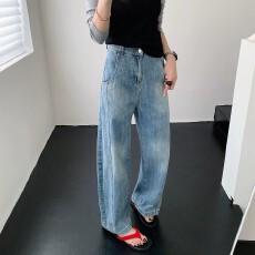 批发遮胯显瘦弯刀牛仔裤女<b class='q'>春</b>新款复古宽松镰刀阔腿裤
