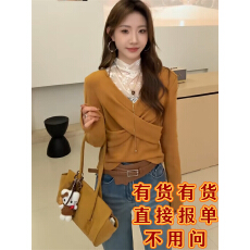 批发设计感高领<b class='q'>蕾丝</b>T恤打底衫➕V领短款交叉上衣<b class='q'>两件套</b>2025秋冬新款