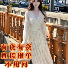 批发白里纯粹线条 设计感<b class='q'>连衣裙</b>收腰长袖雪纺V领法式复古气质显瘦长裙