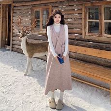 批发<b class='q'>实拍</b> 2025新款<b class='q'>大码</b><b class='q'>女装</b>秋冬装 碎花毛呢背带裙打底毛衣两件套