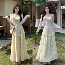 批发实拍现 2026新款大码女装春夏装 杏色拼接吊带<b class='q'>连衣裙</b>+开衫两件套