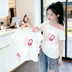 批发<b class='q'>女</b><b class='q'>童</b>露肩短袖<b class='q'>t</b><b class='q'>恤</b>夏季新款儿童斜领抽绳上衣中大童韩版设计感短袖
