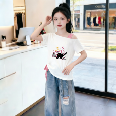 批发<b class='q'>女</b><b class='q'>童</b>露肩短袖<b class='q'>t</b><b class='q'>恤</b>夏季新款儿童斜领抽绳上衣中大童韩版设计感短袖