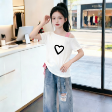 批发<b class='q'>女</b><b class='q'>童</b>露肩短袖<b class='q'>t</b><b class='q'>恤</b>夏季新款儿童斜领抽绳上衣中大童韩版设计感短袖