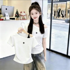 批发<b class='q'>女</b><b class='q'>童</b>短袖T恤<b class='q'>夏装</b>吊带斜肩韩版新款夏季中大童收腰洋气上衣