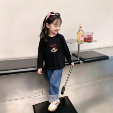 批发纯棉女童<b class='q'>长袖</b><b class='q'>T</b><b class='q'>恤</b>春秋新款韩版儿童洋气<b class='q'>宝宝</b>时髦百搭上衣